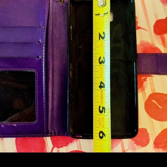 TWO leather cell phone cases - Picture 7 of 8